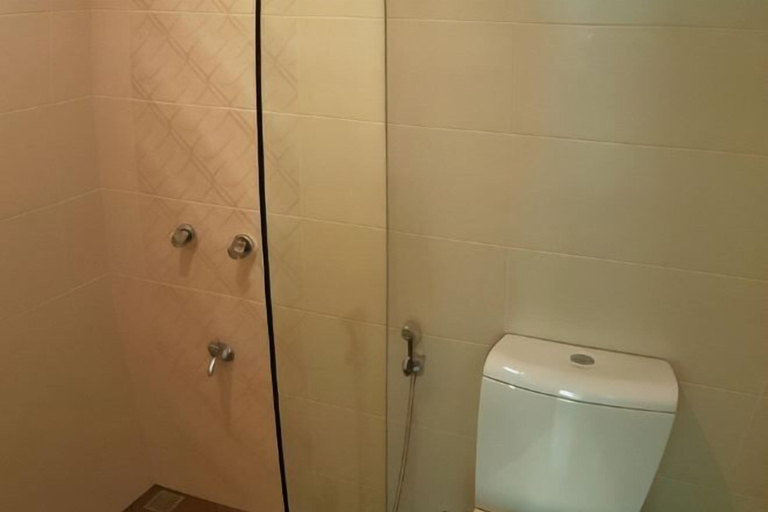 Bathroom 10