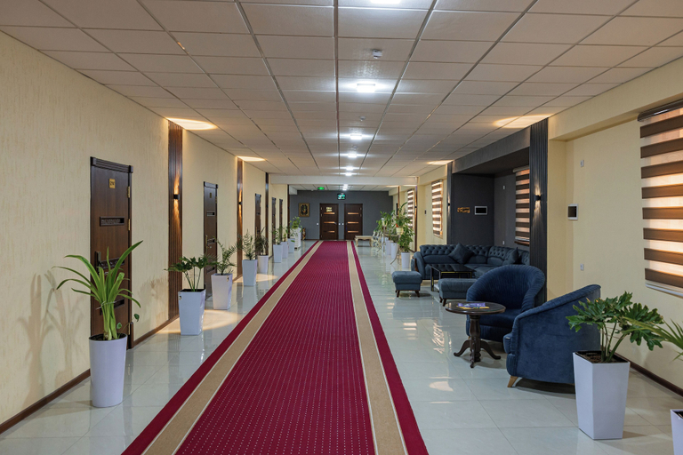 Others 5, Hotel Shodlik, Jomboy
