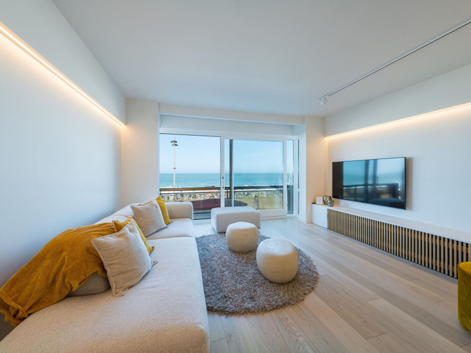 Living area 3, Beautiful Apartment With Direct sea View, West-Vlaanderen