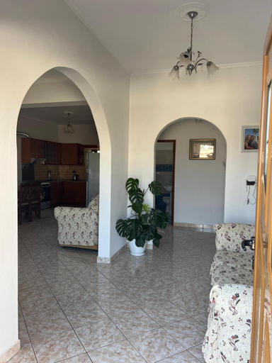 Others 5, Villa Sali Hasani, Sarandës