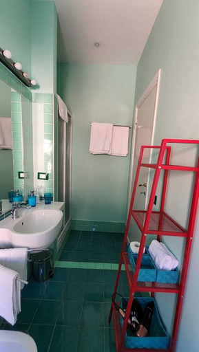 Bathroom 5, Anni 50 Bb, Rome