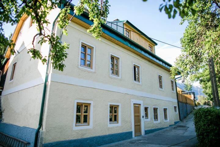 Apartment Aussee- Beletage Salzherrenhof- Kuche, WLAN, Netflix, Liezen