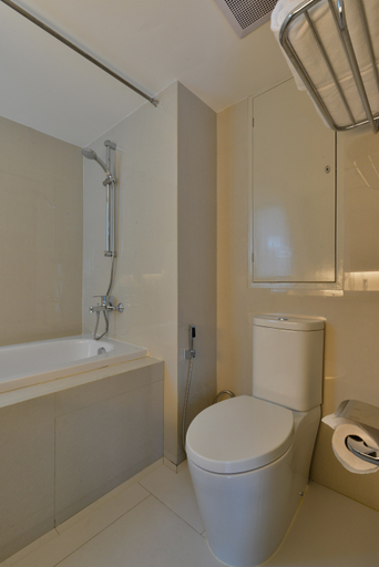 Bathroom 19