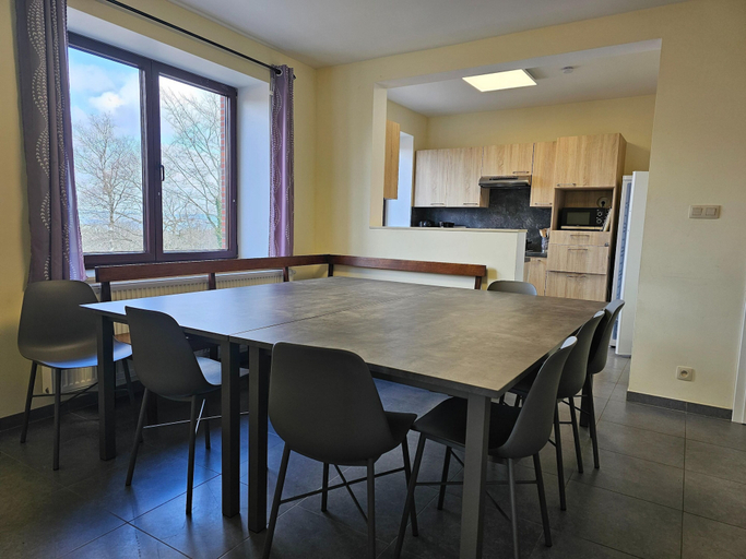 Dining 3, Well-equipped Holiday Home With Terrace, Liège
