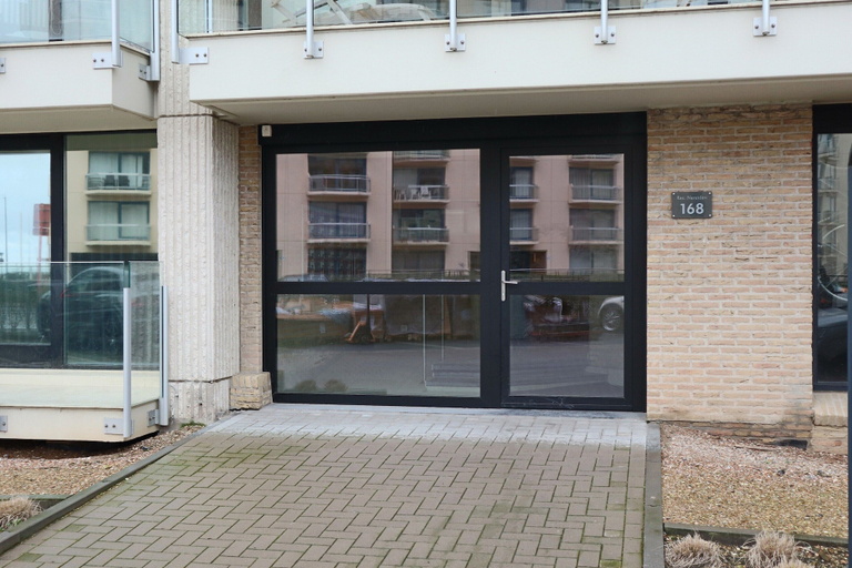 Others 5, Apartment in Estartit With sea Beach, West-Vlaanderen
