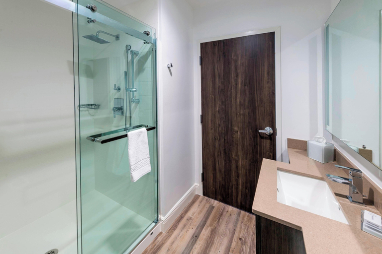 Bathroom 5, SpringHill Suites by Marriott Navarre Oceanfront, Escambia