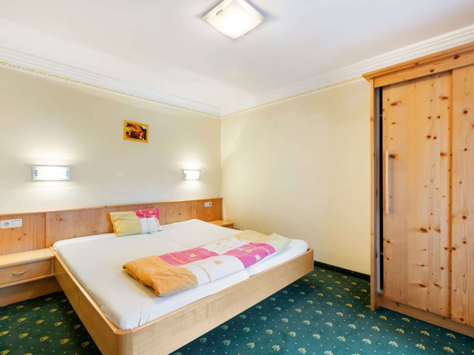 Bedroom 5, Apartment in Saalbach-hinterglemm, Zell am See
