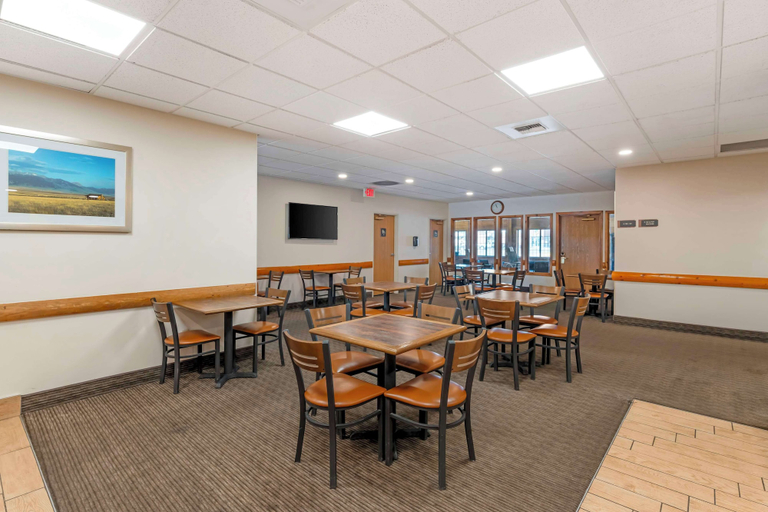 Food & Drinks 5, Best Western Yellowstone Crossing, Yellowstone