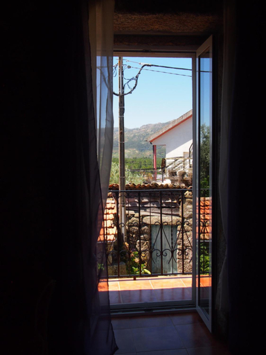 Others 4, Casa das Magnolias de Igarei, Vouzela
