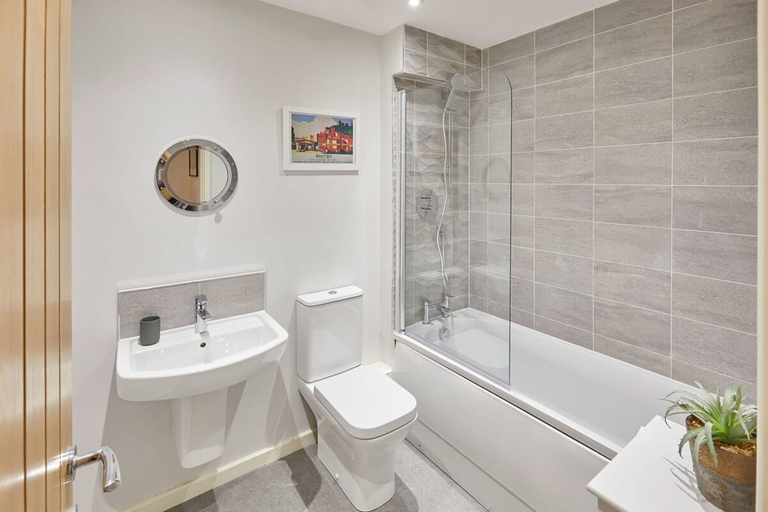 Bathroom, Host Stay Jet Cottage Spa Well, North Yorkshire