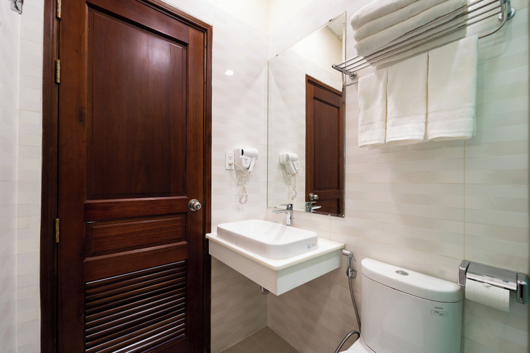 Bathroom 5, Sai Gon Park Hotel, District 1