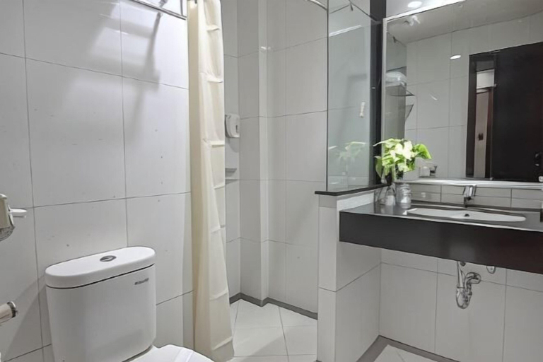 Bathroom 20