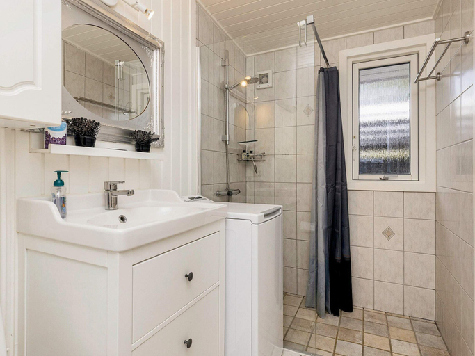 Bathroom, 8 Person Holiday Home in Vaeggerlose, Guldborgsund