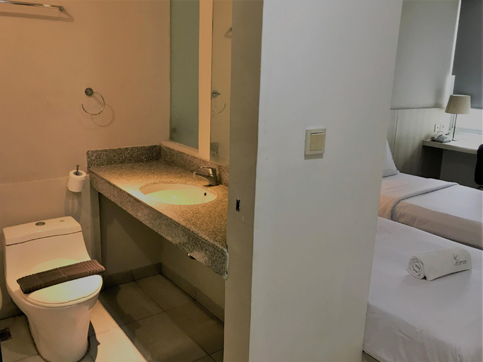 Bathroom 25