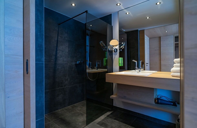 Bathroom 3, Hotel MorgenZeit - Natürlich, Zell am See