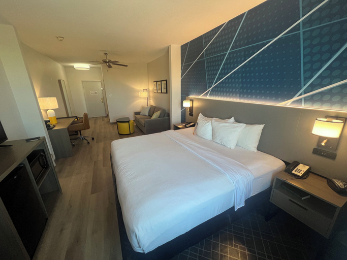 Bedroom 3, Comfort Suites San Angelo near University, Tom Green