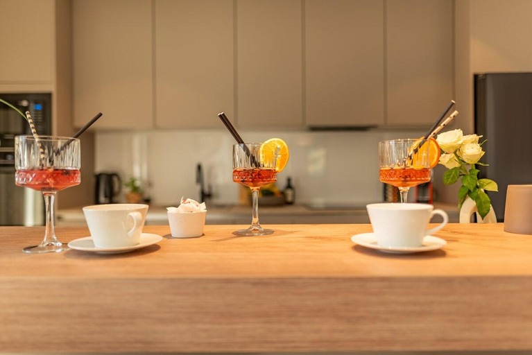 Food & Drinks 5, Modern 4BR Villa: Pool, Jacuzzi, Near Zadar (2024), Bibinje