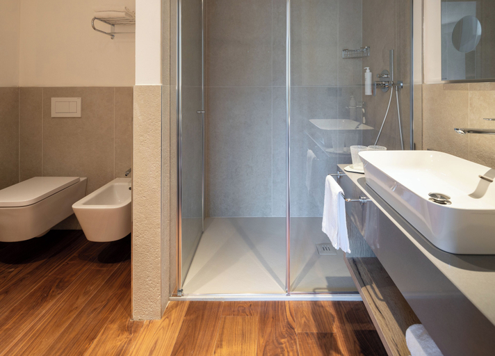 Bathroom 5, Garda Suite Hotel ****S - Tonelli Hotels, Trento