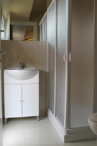 Bathroom 8