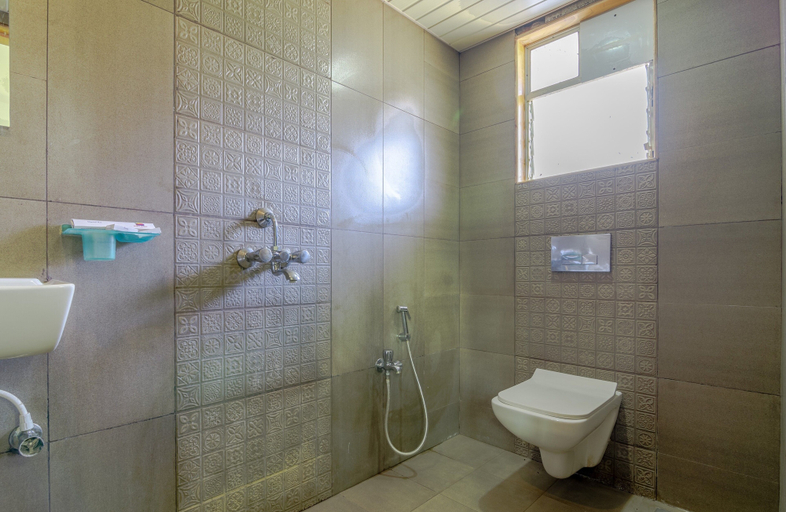 Bathroom 3, White House Beach Resort, Raigarh