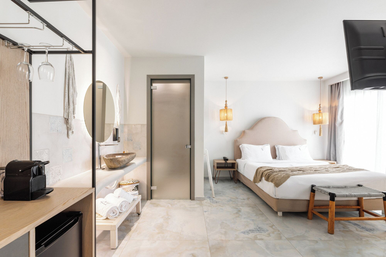 Bedroom 4, Blue Carpet Luxury Suites, Central Macedonia