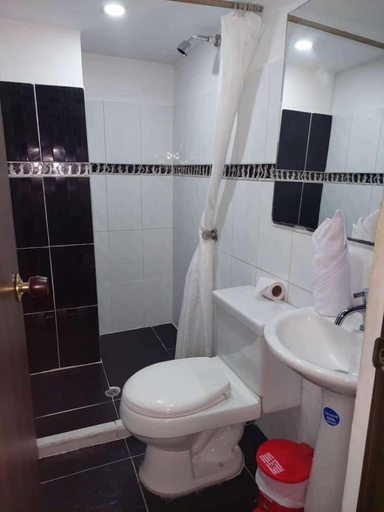 Bathroom 5, Hotel Bayadera Real, Medellín