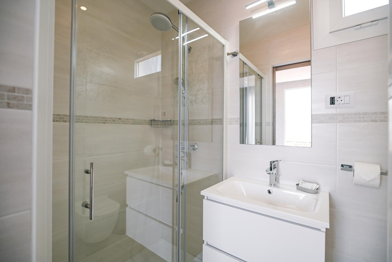 Bathroom 2, Mobile Homes Krk Silo, Dobrinj