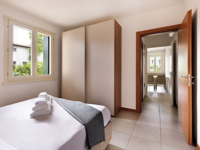 Bedroom 4, RESIDENCE FIORE ROSSO, Brescia
