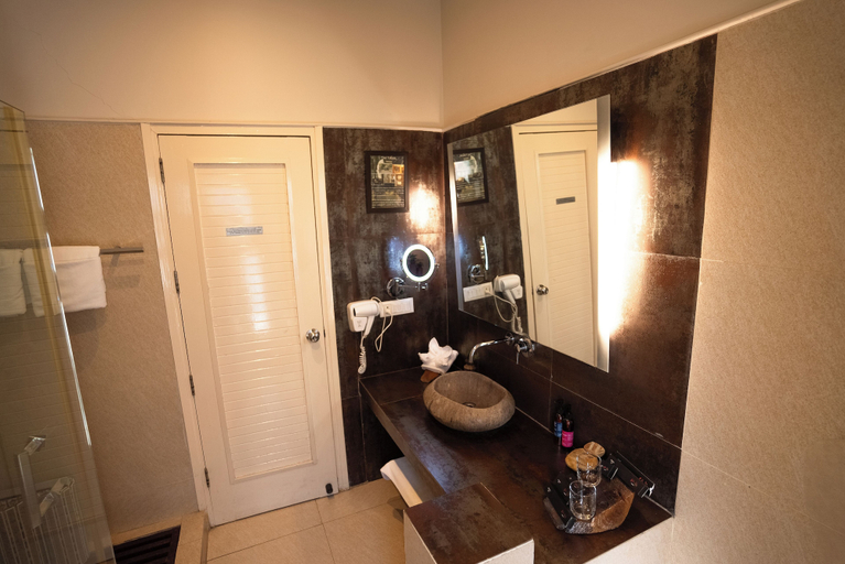 Bathroom 5, The Solluna Resort, Almora