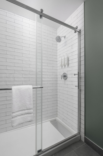 Bathroom 5, Valley River Inn, Lane