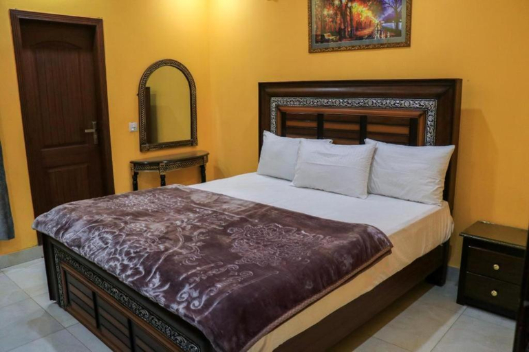 Bedroom, Al Makkah hotel, Lahore