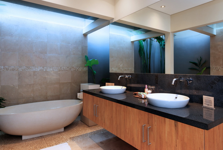 Bathroom 9
