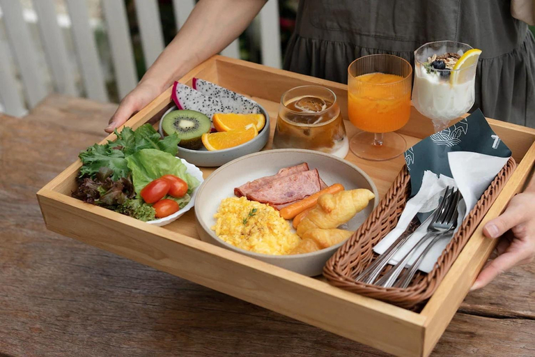 Food & Drinks