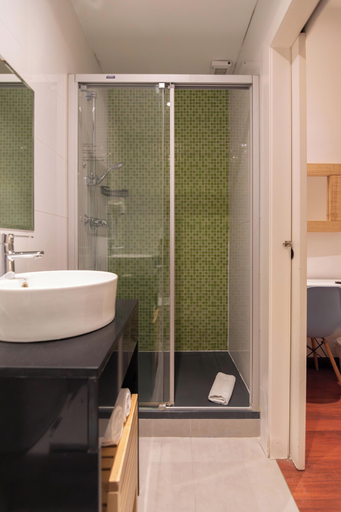 Bathroom 5, The Central House Barcelona Gracia - Hostel, Barcelona