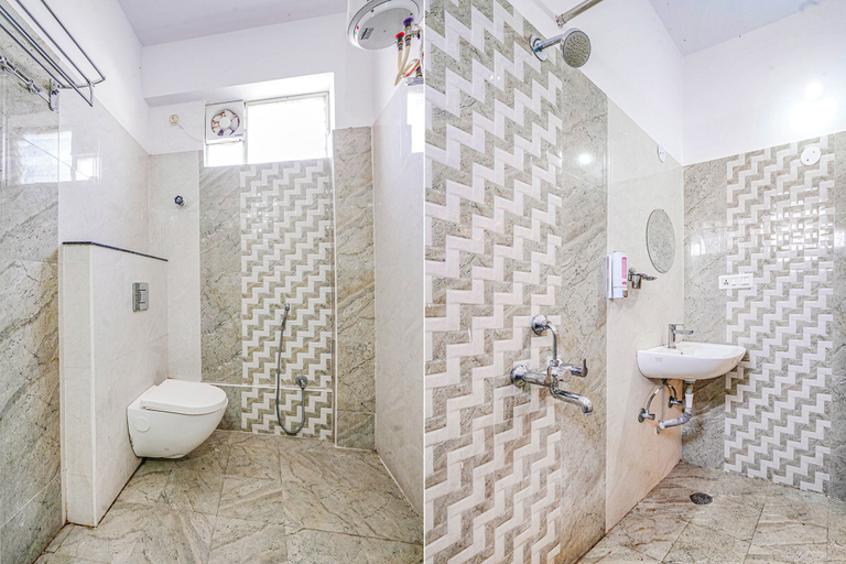 Bathroom, FabHotel Eminent Suites Banjara Hills - Nr. LV Prasad EYE Institute, Ranga Reddy
