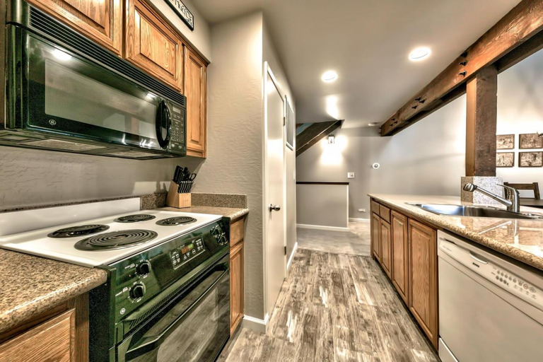 Facilities 4, Lakeland Village 410, El Dorado