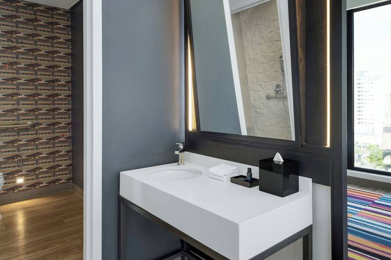 Bathroom 5, Aloft by Marriott Santo Domingo Piantini, Distrito Nacional