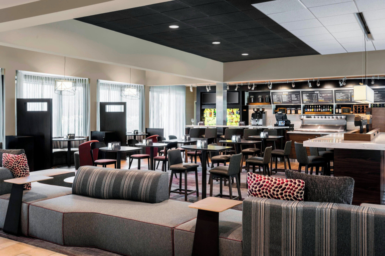 Food & Drinks 5, Courtyard by Marriott Chicago O'Hare, Cook