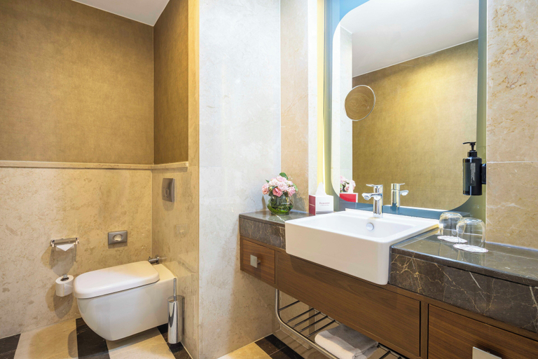 Bathroom 19