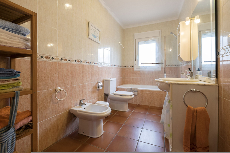Room 2, Luna De La Barrosa in Chiclana de la Frontera, Cádiz