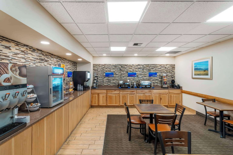 Food & Drinks 5, Best Western Yellowstone Crossing, Yellowstone