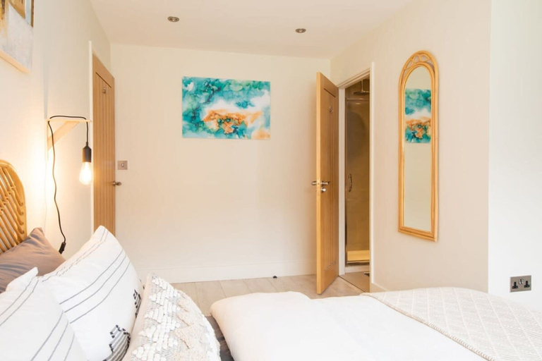 Bedroom 3, Designer Family Escape Hot Tub Steps to Beach, West Sussex