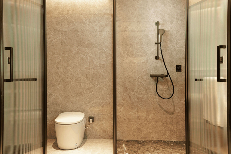Bathroom, UrCove by Hyatt Ningbo International Exhibition Center, Ningbo
