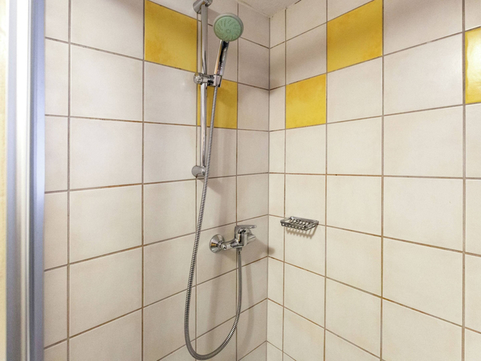 Bathroom 3, Apartment in See near Ski Slopes, Landeck