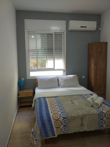 Bedroom 4, Gaaton Motel