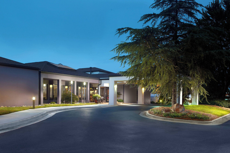 Exterior & Views, Courtyard by Marriott Raleigh Midtown, Wake