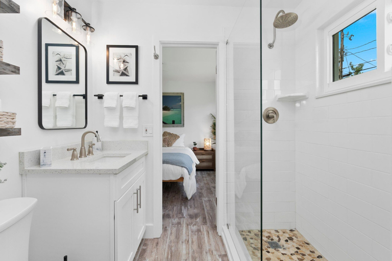 Bathroom 4, Little Palm Cottage, Indian River