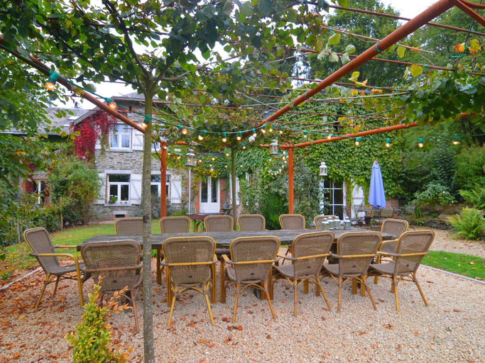 Others 4, Bievre Forest-edge Retreat, Namur