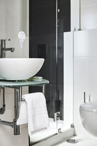 Bathroom 9