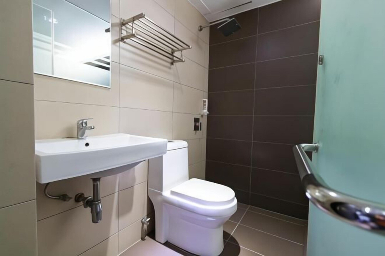 Bathroom 7